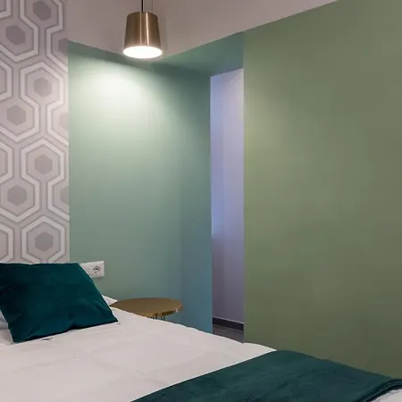 Oda ve Kahvaltı New Morpheus 4*