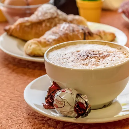 New Morpheus Oda ve Kahvaltı 4*