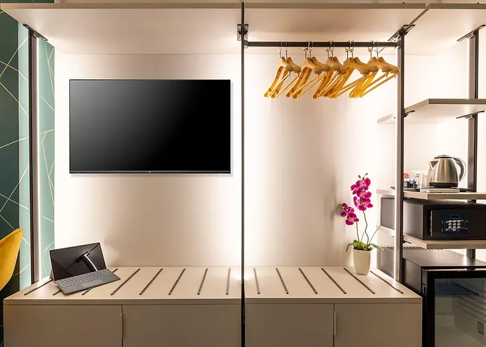 New Morpheus Bed & Breakfast 4*